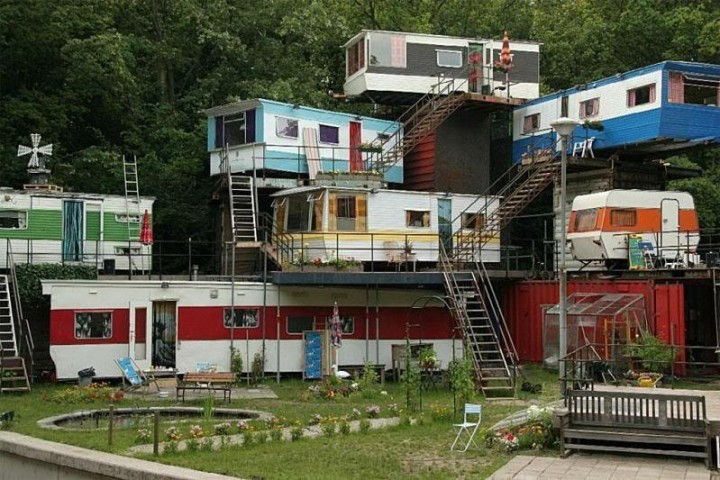 TrailerHiRise