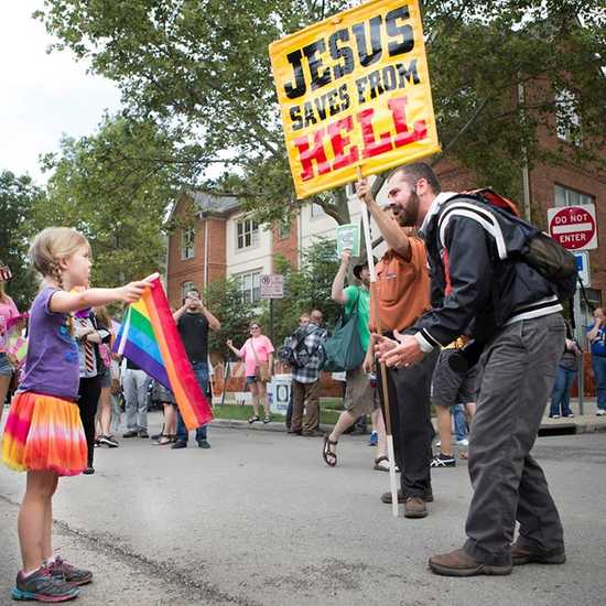 kosGirlConfrontBigot