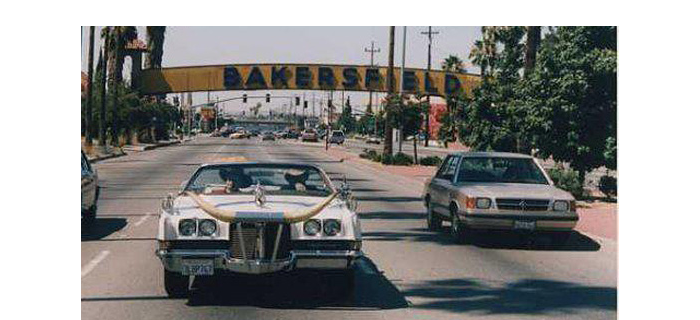 BakersfieldUnionAveSignYeehawCar-CROPPAD
