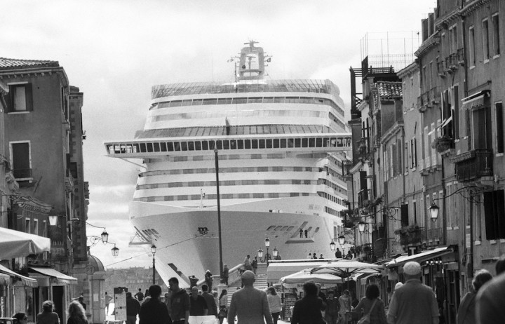 Venice, April 2013 - Big cruise liners invade the city - MSC Divina cruise ship passing by the old town
>< 
Venezia, aprile 2013 - Le grandi navi da crociera invadono la città - La MSC Divina passa davanti al centro storico