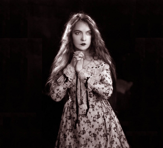 lILLIAN-GISH-INTERVIEW-STAGE-MAGAZINE_555[1]