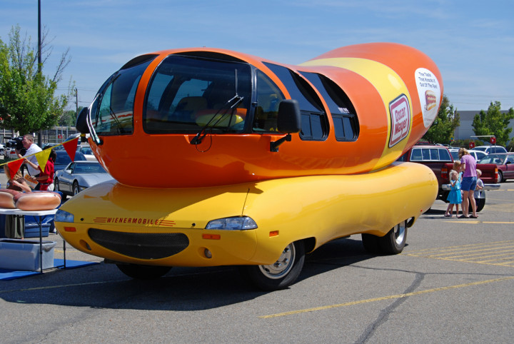 oscar-mayer-wienermobile