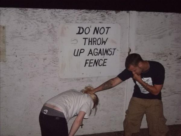do_not_throw_up_against_fence__by_cryingintoblackabyss