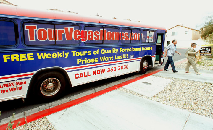 foreclosure-tour-bus