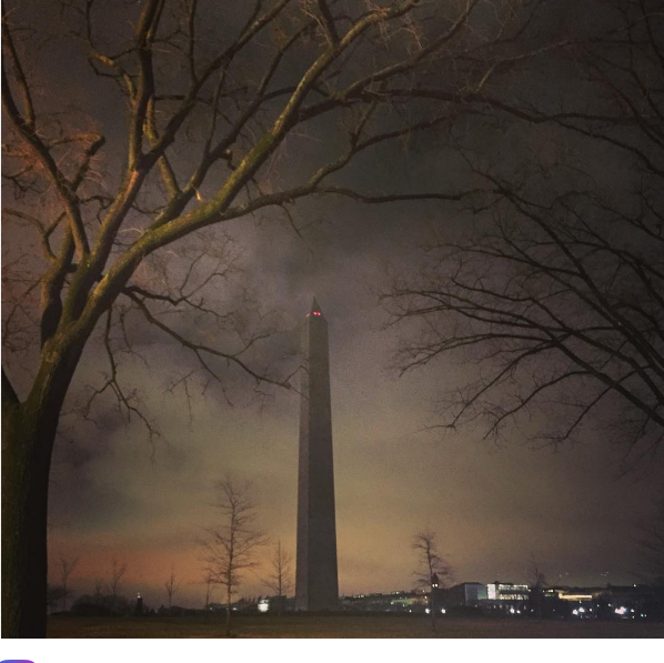 miranda_on_instagram_so_spooky_to_see_the_monument_without_any_lights_on_it-_poweroutage__-_2017-01-04_14-15-12