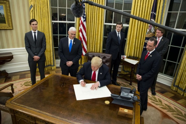 oval-office.jpg.size.custom.crop.1086x724