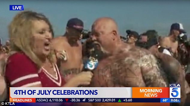 420A59B300000578-4666578-The_moment_the_projectile_hits_the_reporter_her_face_goes_from_s-a-1_1499235996938