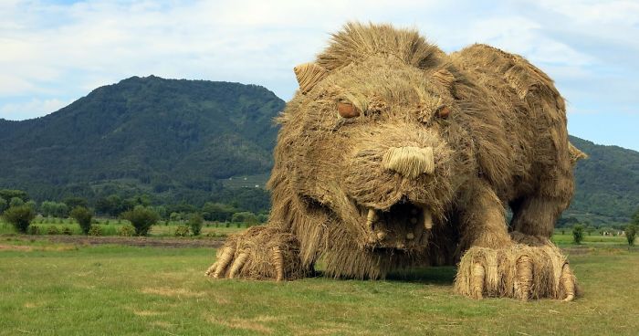 straw-sculptures-wara-art-festival-niigata-japan-fb__700-png