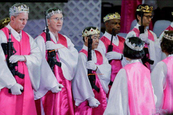 Couples-tote-AR-15-assault-rifles-to-Pennsylvania-church-blessing