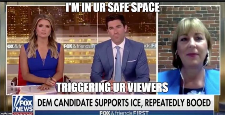 DizXQ5MXsAEKXD7 (Small)